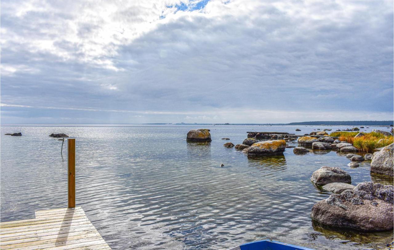 2 Bedroom Amazing Home In Fjaelkinge Exterior photo