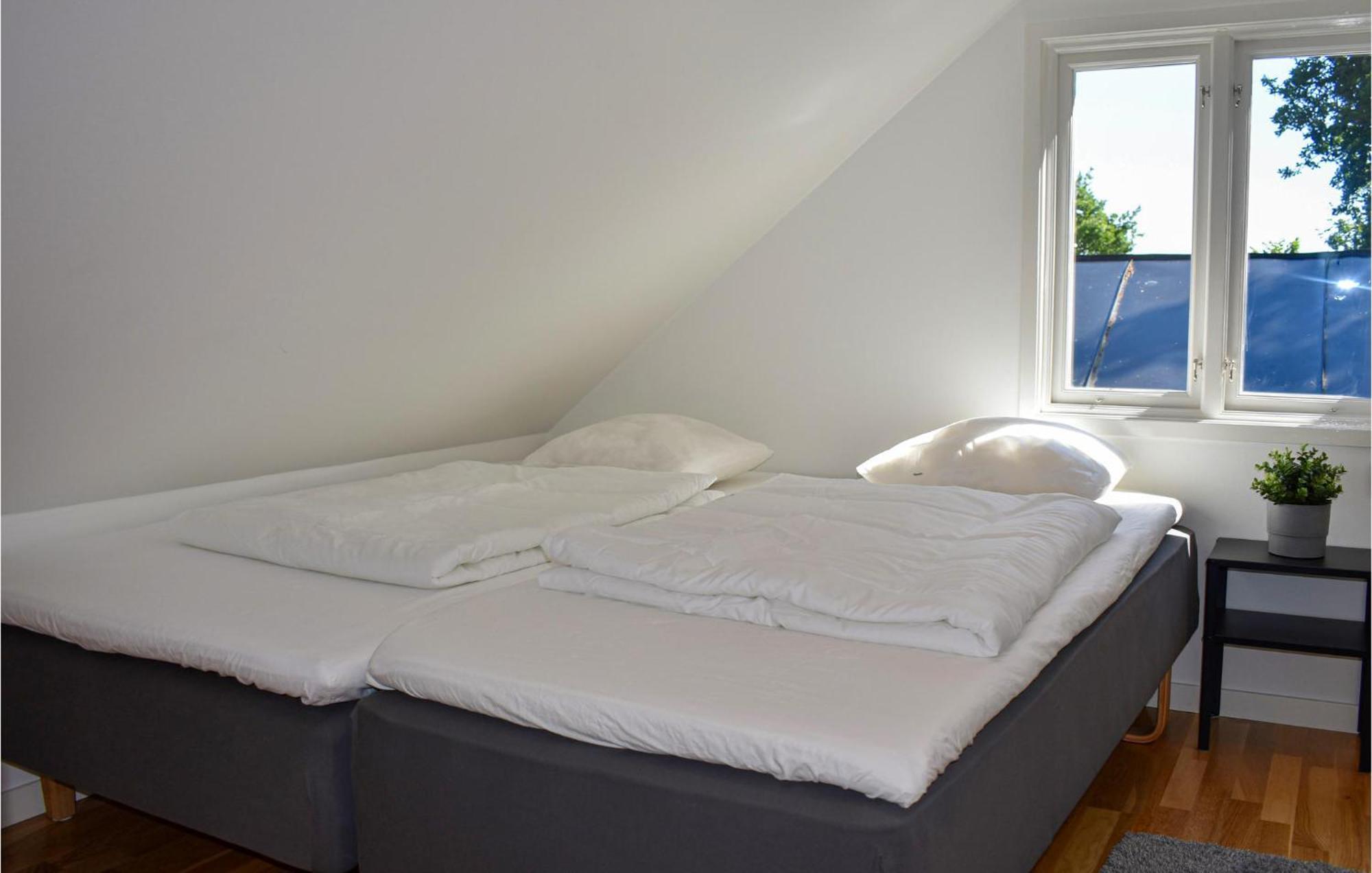 2 Bedroom Amazing Home In Fjaelkinge Exterior photo